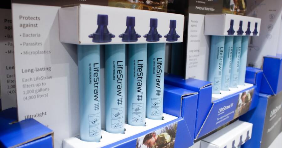 Top Safety Gadgets to Pack When Traveling